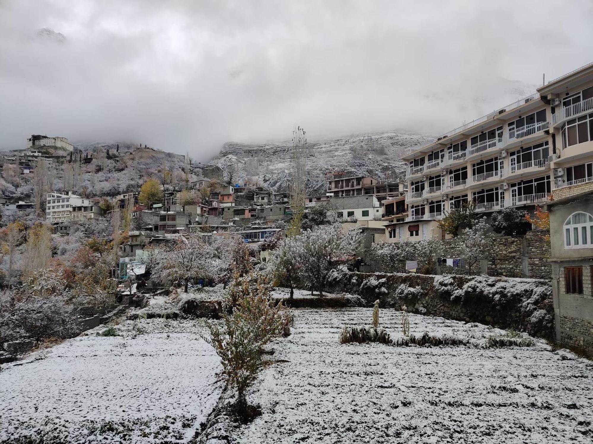 Hilltop Hotel, Hunza Karimabad  المظهر الخارجي الصورة