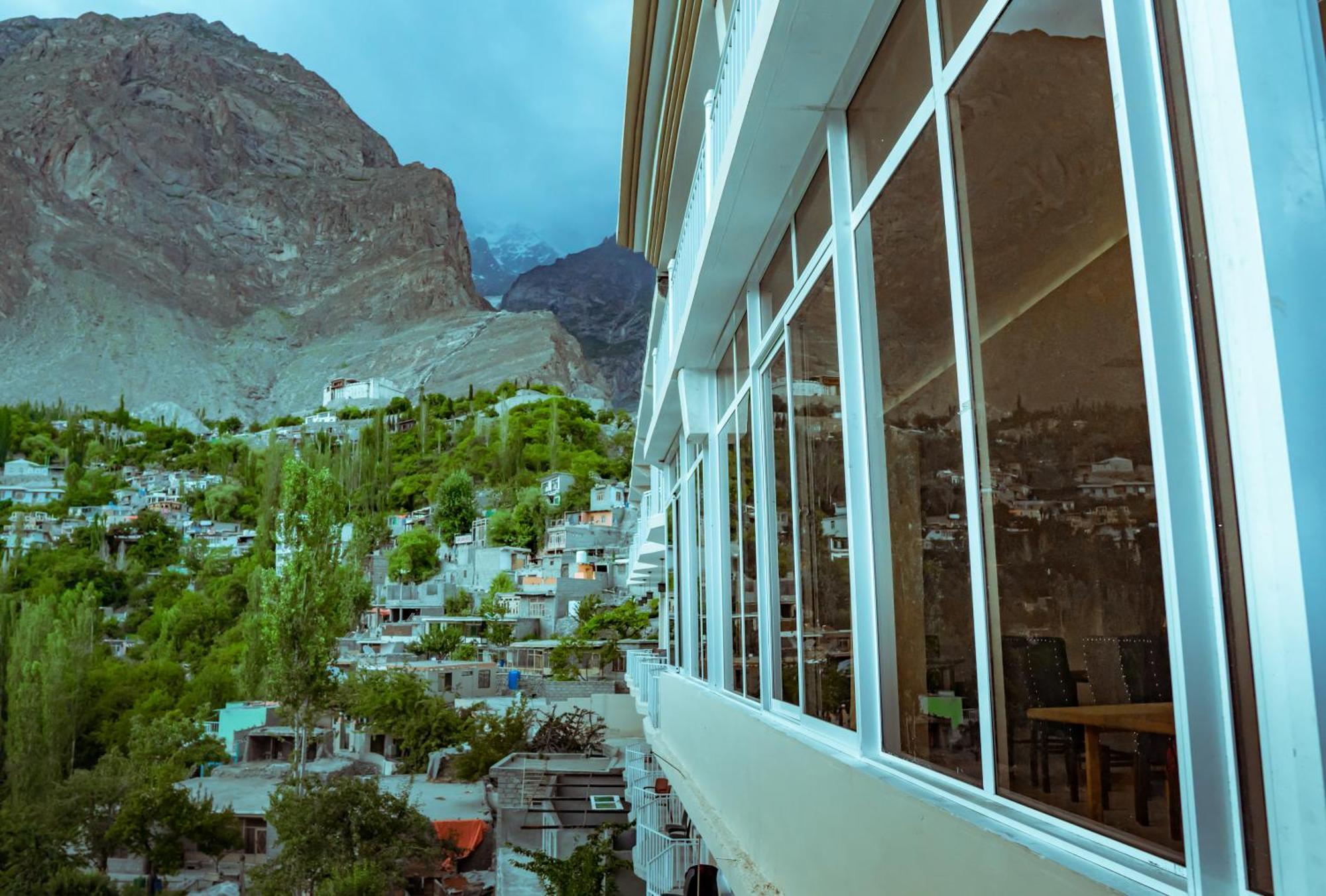 Hilltop Hotel, Hunza Karimabad  المظهر الخارجي الصورة