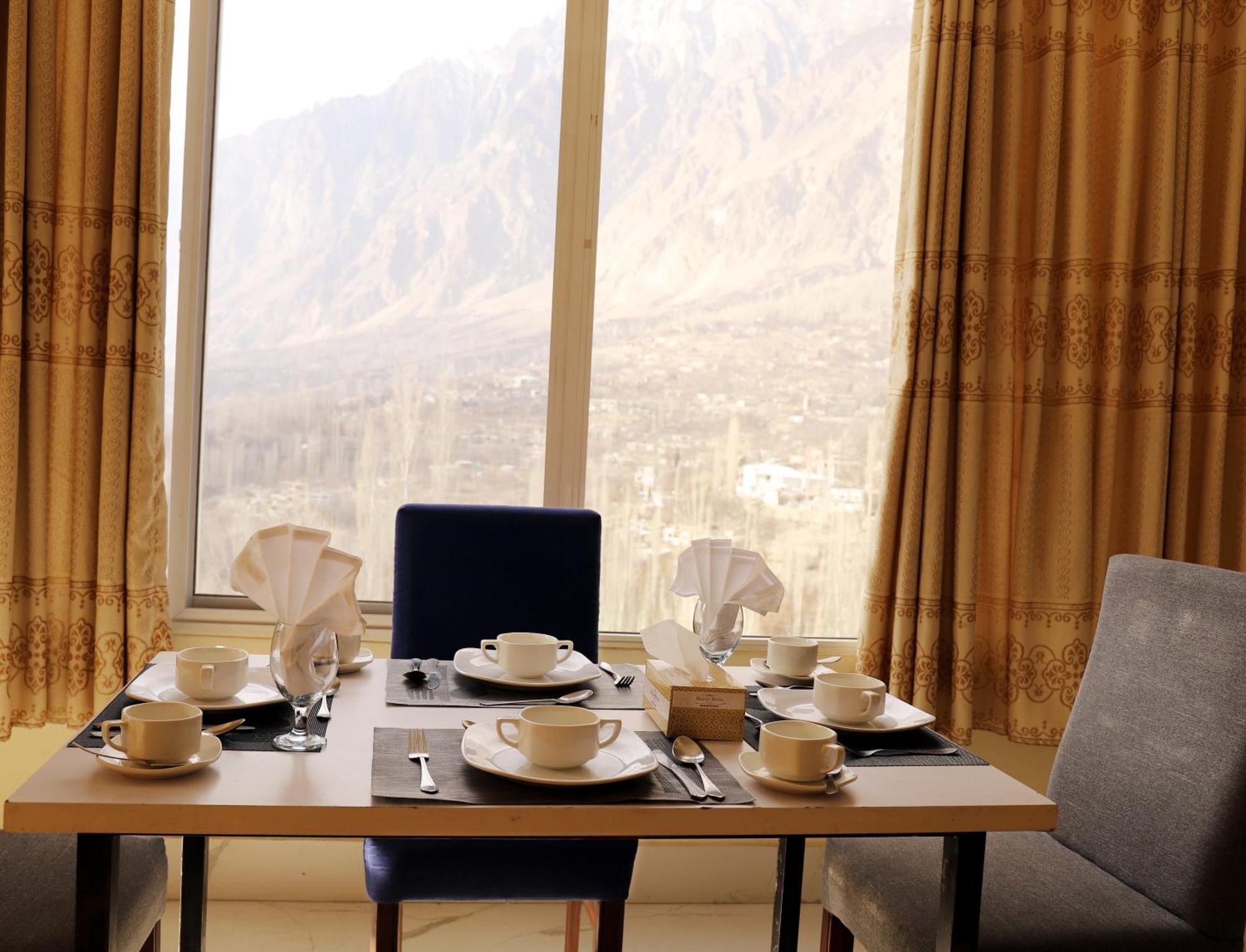 Hilltop Hotel, Hunza Karimabad  المظهر الخارجي الصورة